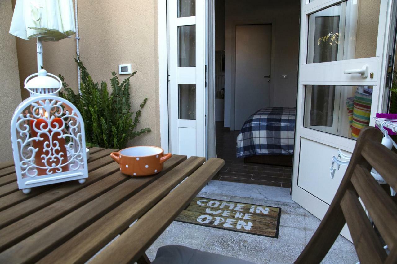 Il Giardino Di Laura Private Rooms Mondello Ngoại thất bức ảnh